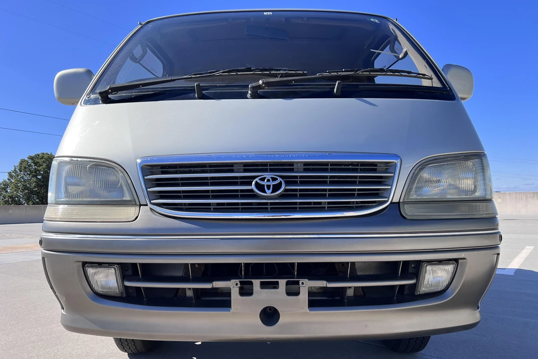1997 Toyota HiAce 4th Gen - Image 6 of 8