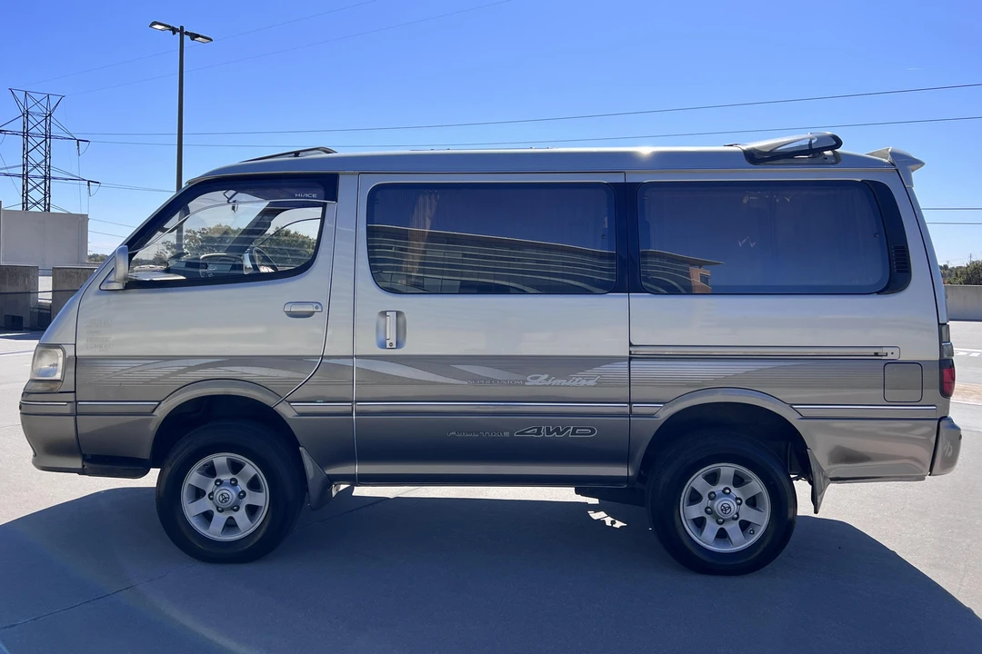 1997 Toyota HiAce 4th Gen - Image 3 of 8
