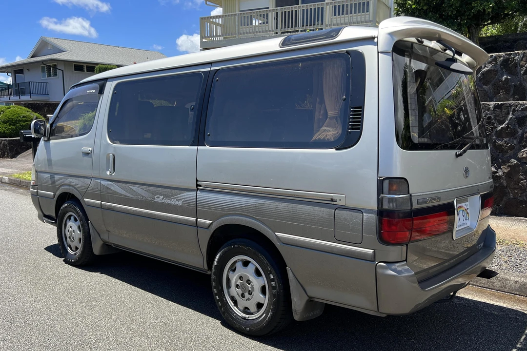 1997 Toyota HiAce 4th Gen - Image 4 of 31