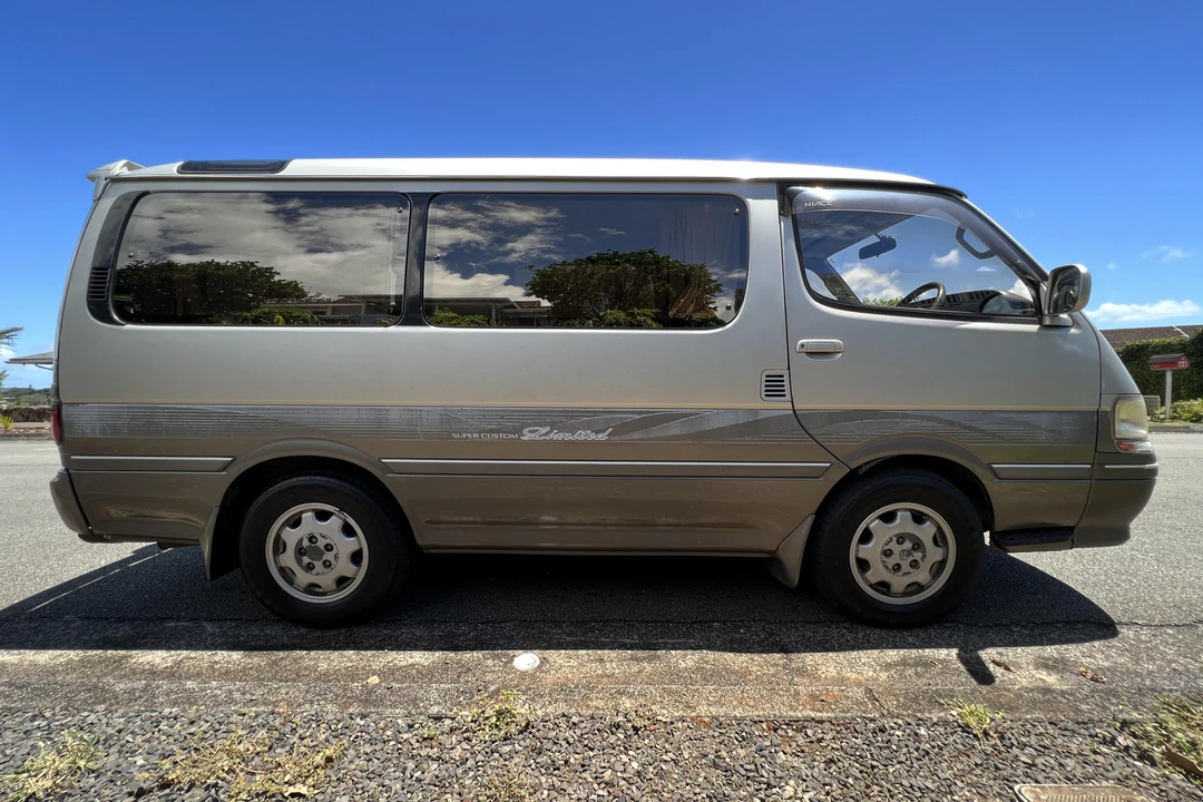 1997 Toyota HiAce 4th Gen - Image 3 of 31