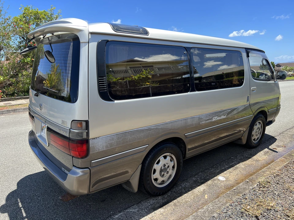 1997 Toyota HiAce 4th Gen - Image 10 of 31