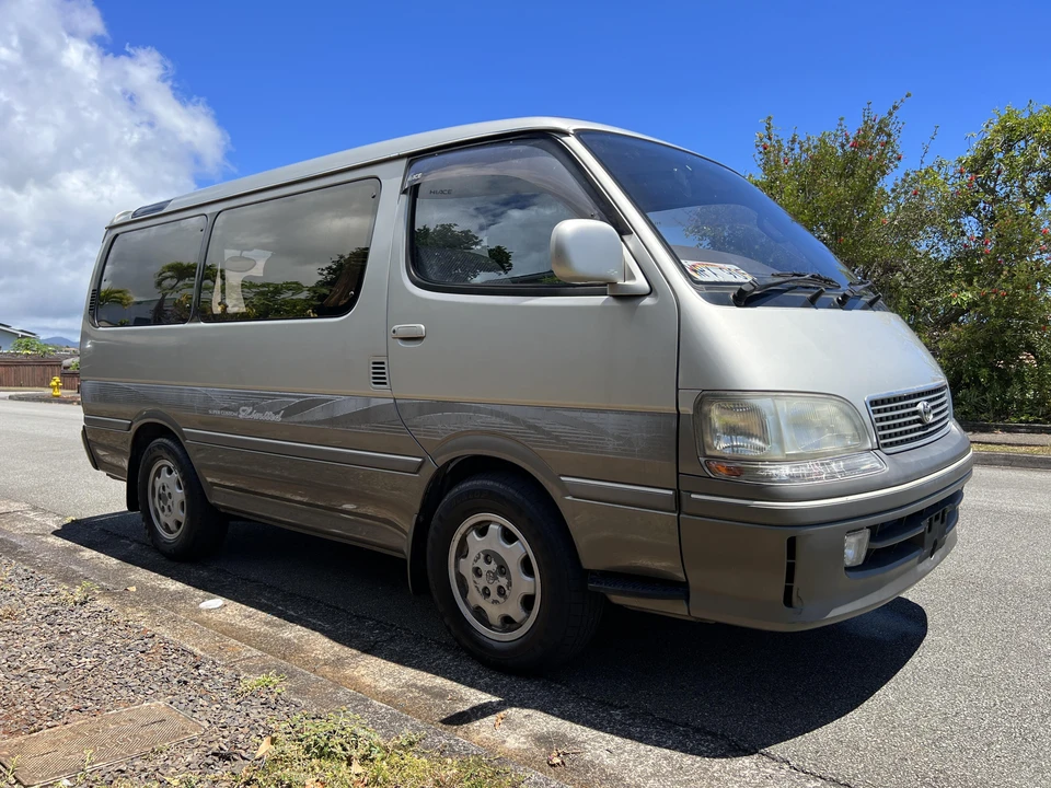 1997 Toyota HiAce 4th Gen - Image 12 of 31