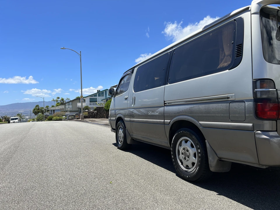 1997 Toyota HiAce 4th Gen - Image 16 of 31