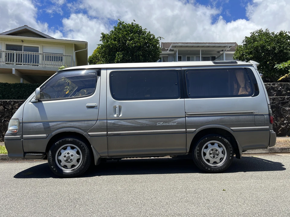 1997 Toyota HiAce 4th Gen - Image 8 of 31