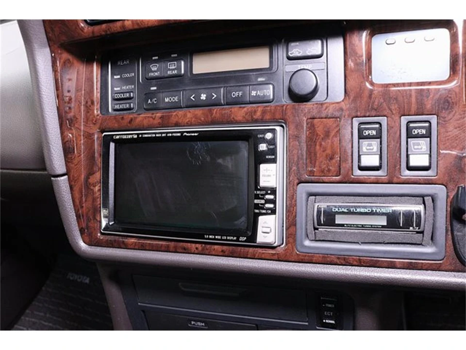 1997 Toyota HiAce 4th Gen - Image 13 of 31