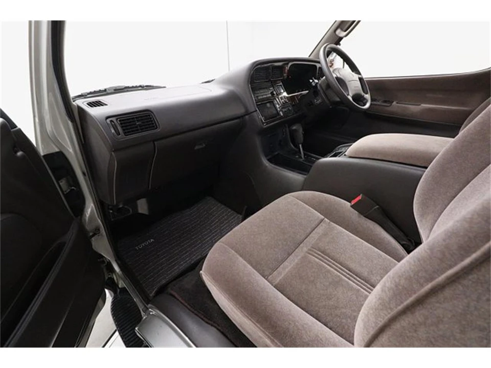 1997 Toyota HiAce 4th Gen - Image 15 of 31