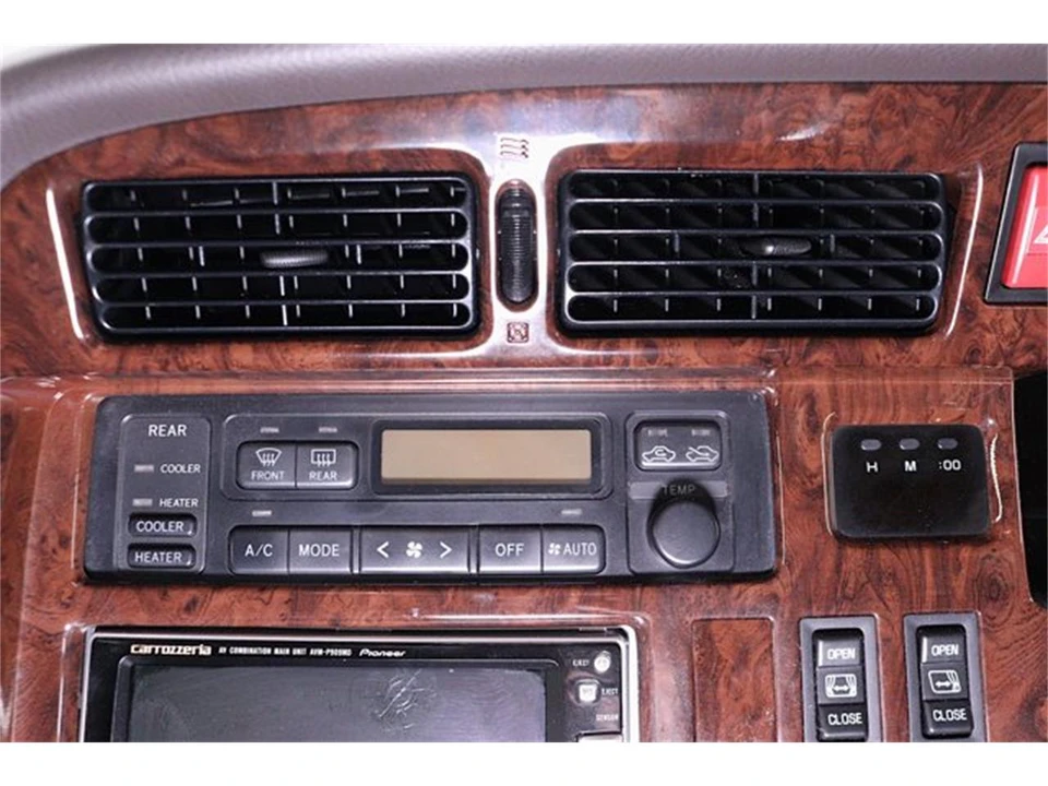1997 Toyota HiAce 4th Gen - Image 12 of 31