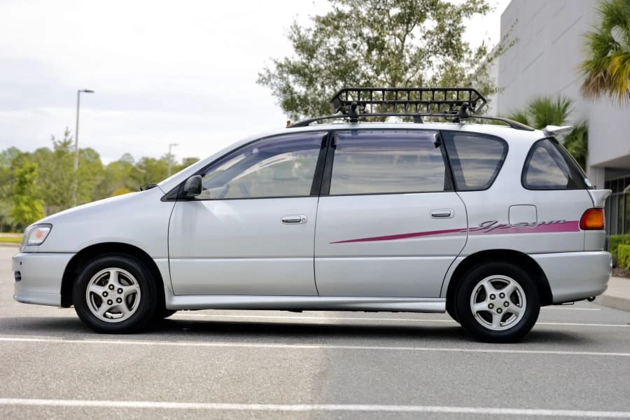 1997 Toyota Previa/Estima - Image 2 of 31