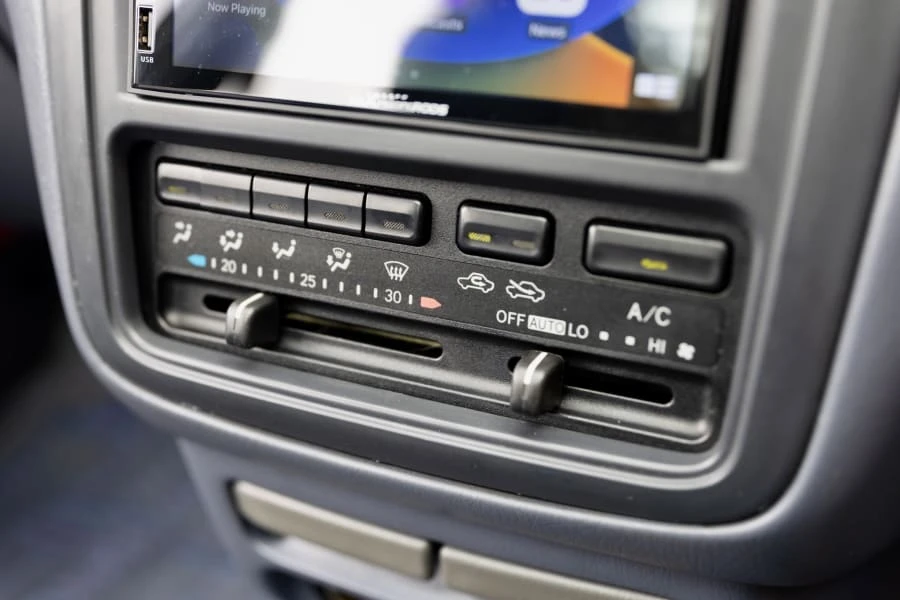 1997 Toyota Previa/Estima - Image 15 of 31
