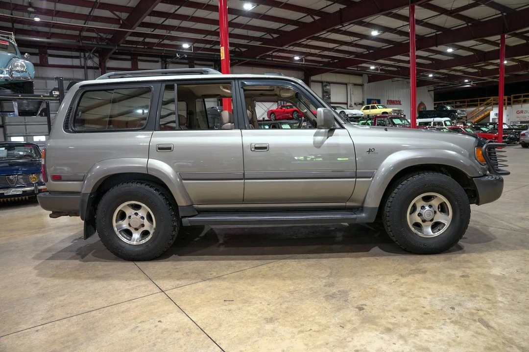 1997 Toyota J80 Land Cruiser - Image 10 of 31