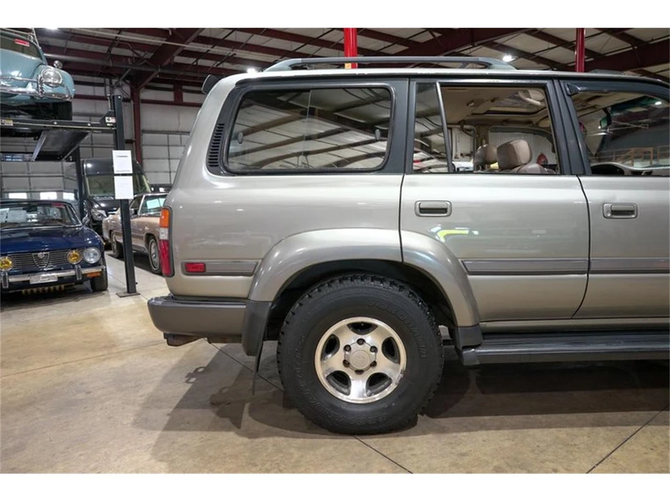 1997 Toyota J80 Land Cruiser - Image 9 of 31