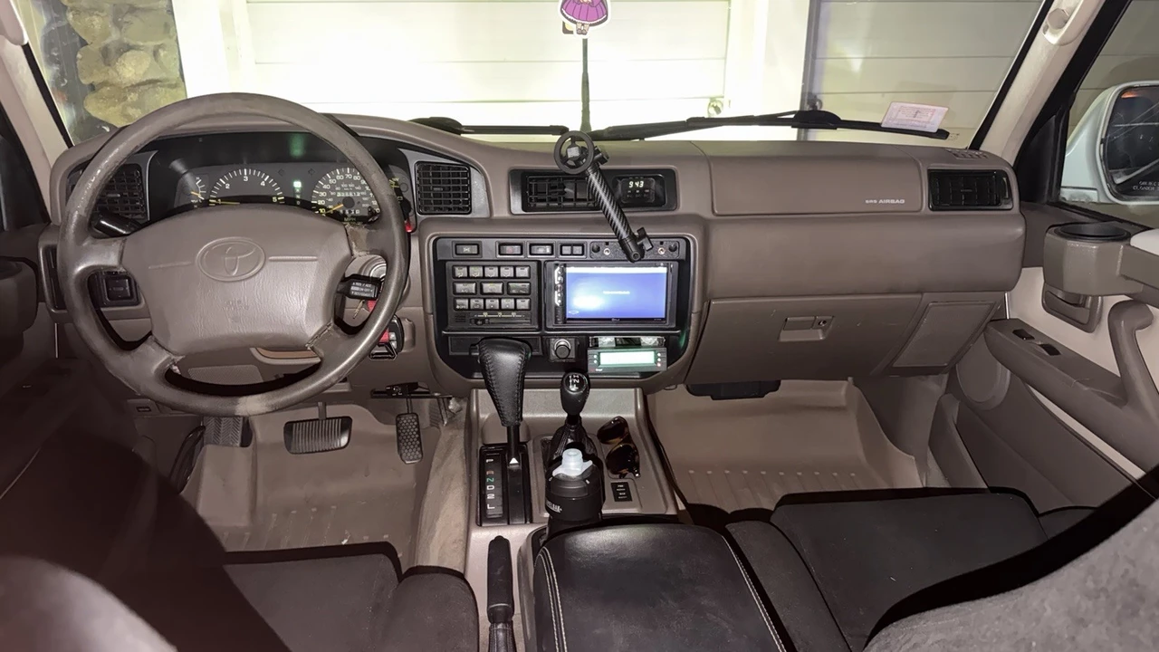 1997 Toyota J70 Land Cruiser - Image 19 of 24