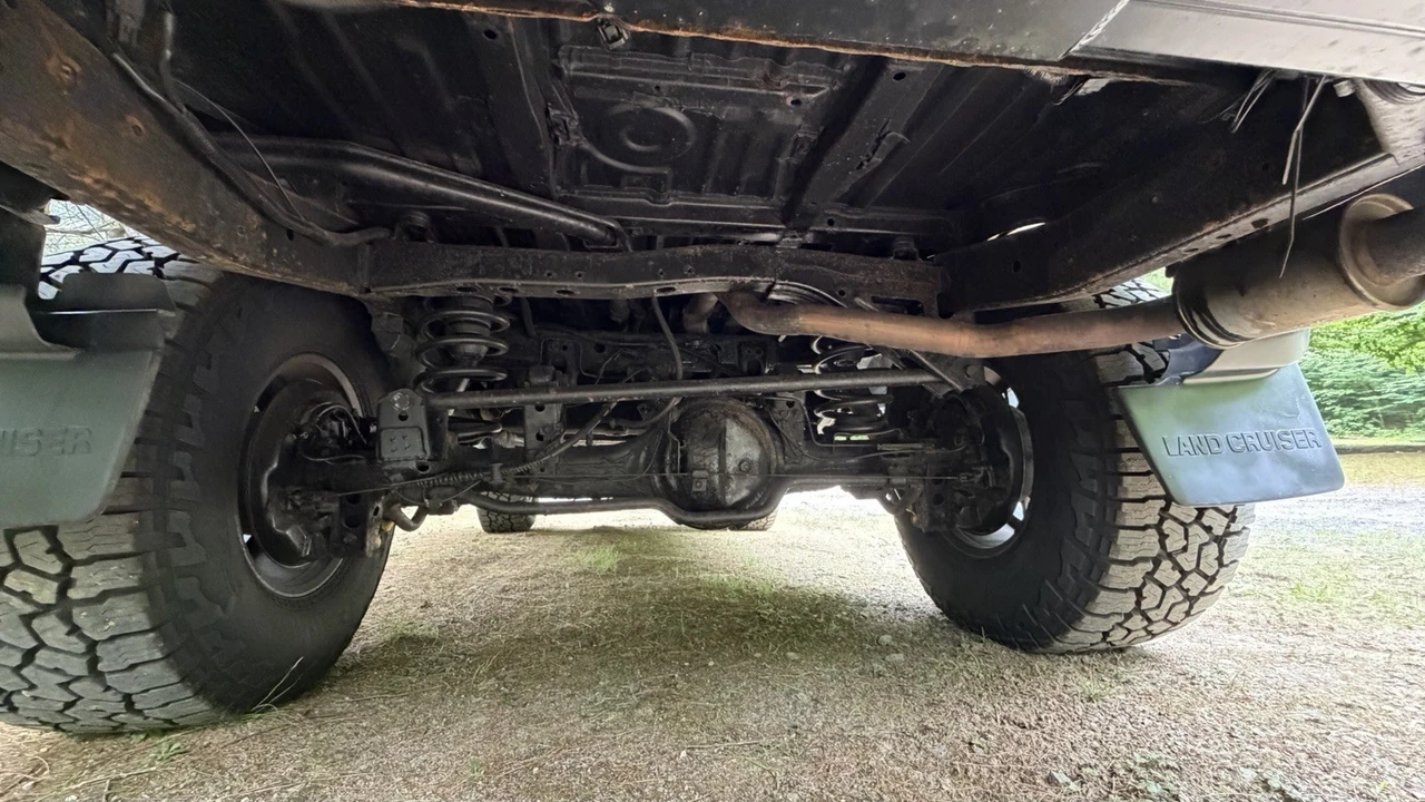 1997 Toyota J70 Land Cruiser - Image 11 of 24
