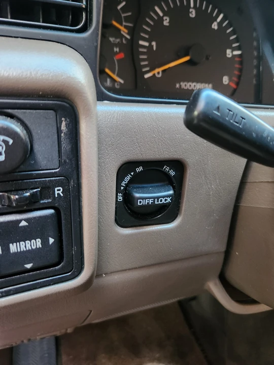 1997 Toyota J70 Land Cruiser - Image 15 of 31