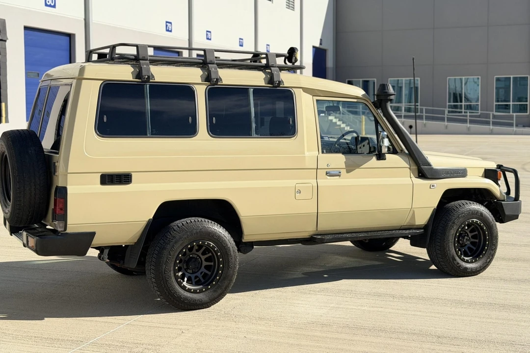 1997 Toyota J70 Land Cruiser - Image 2 of 7