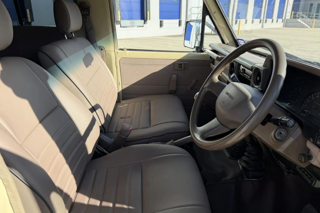 1997 Toyota J70 Land Cruiser - Image 4 of 7
