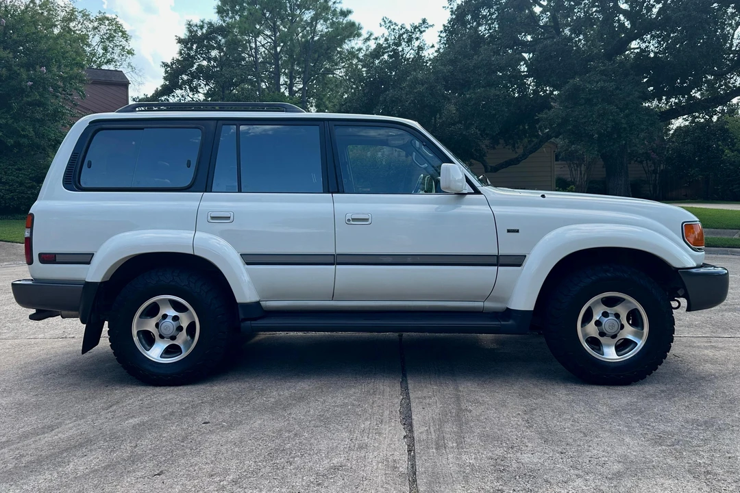 1997 Toyota J80 Land Cruiser - Image 3 of 31