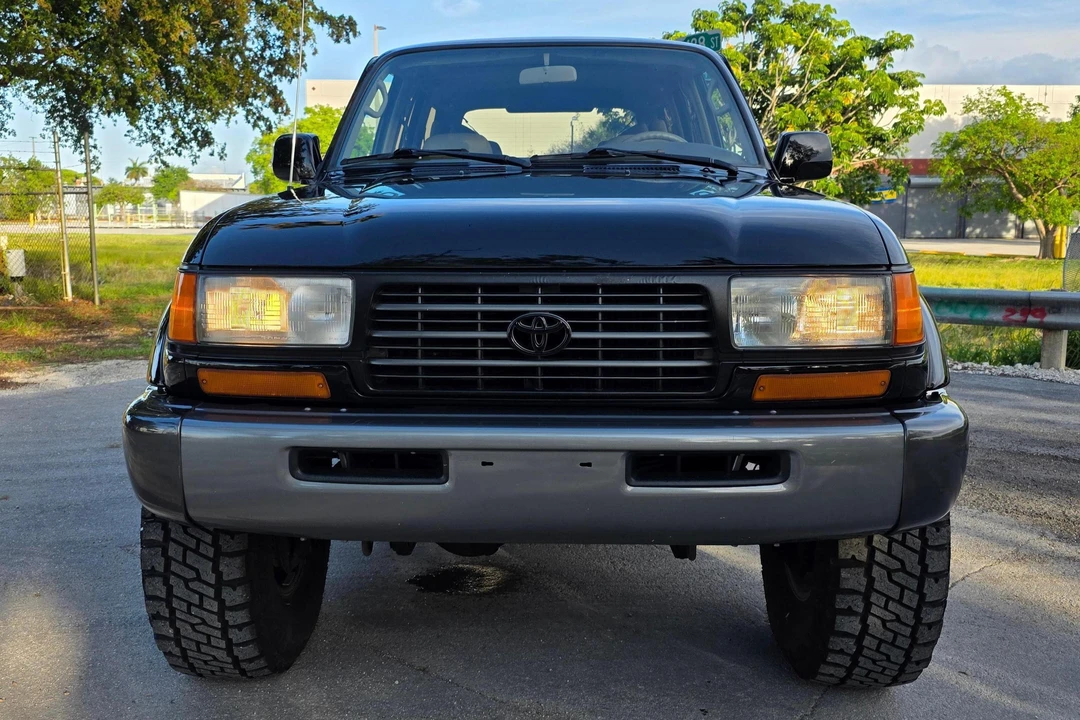 1997 Toyota J80 Land Cruiser - Image 2 of 31