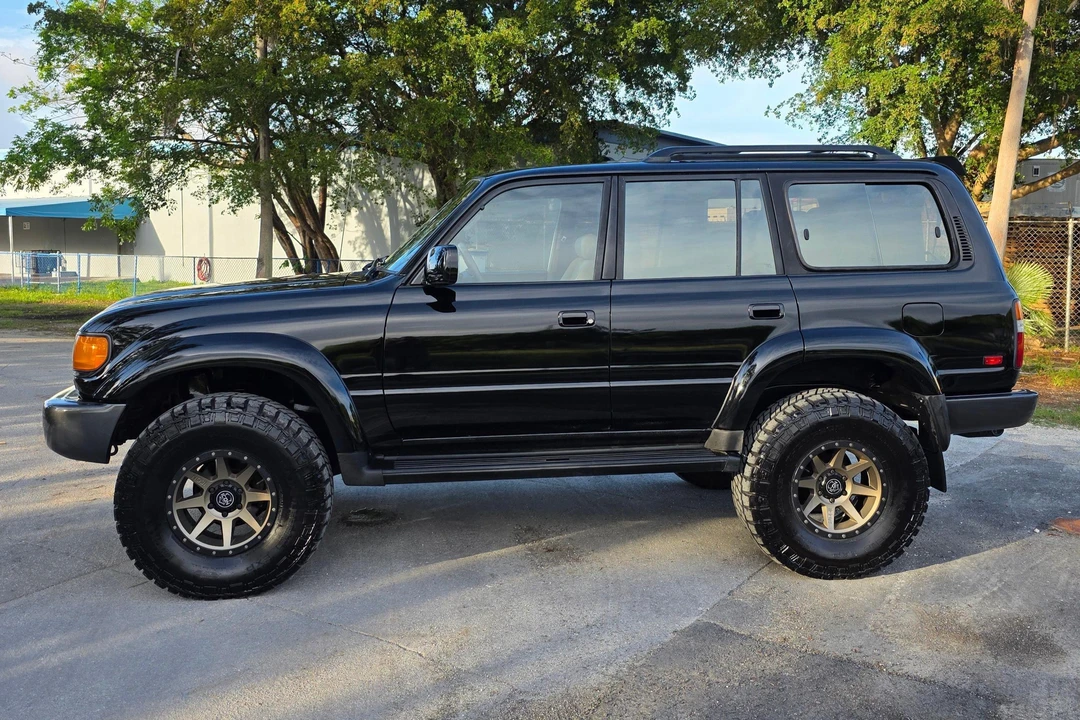 1997 Toyota J80 Land Cruiser - Image 3 of 31