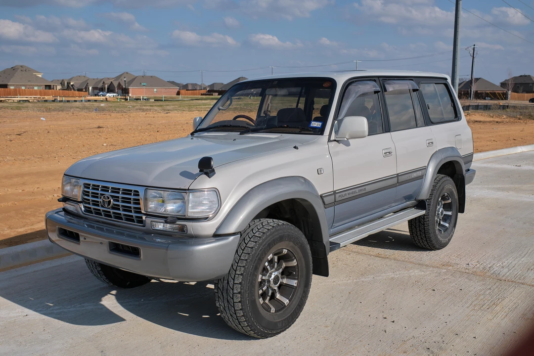 1997 Toyota J80 Land Cruiser - Image 13 of 31