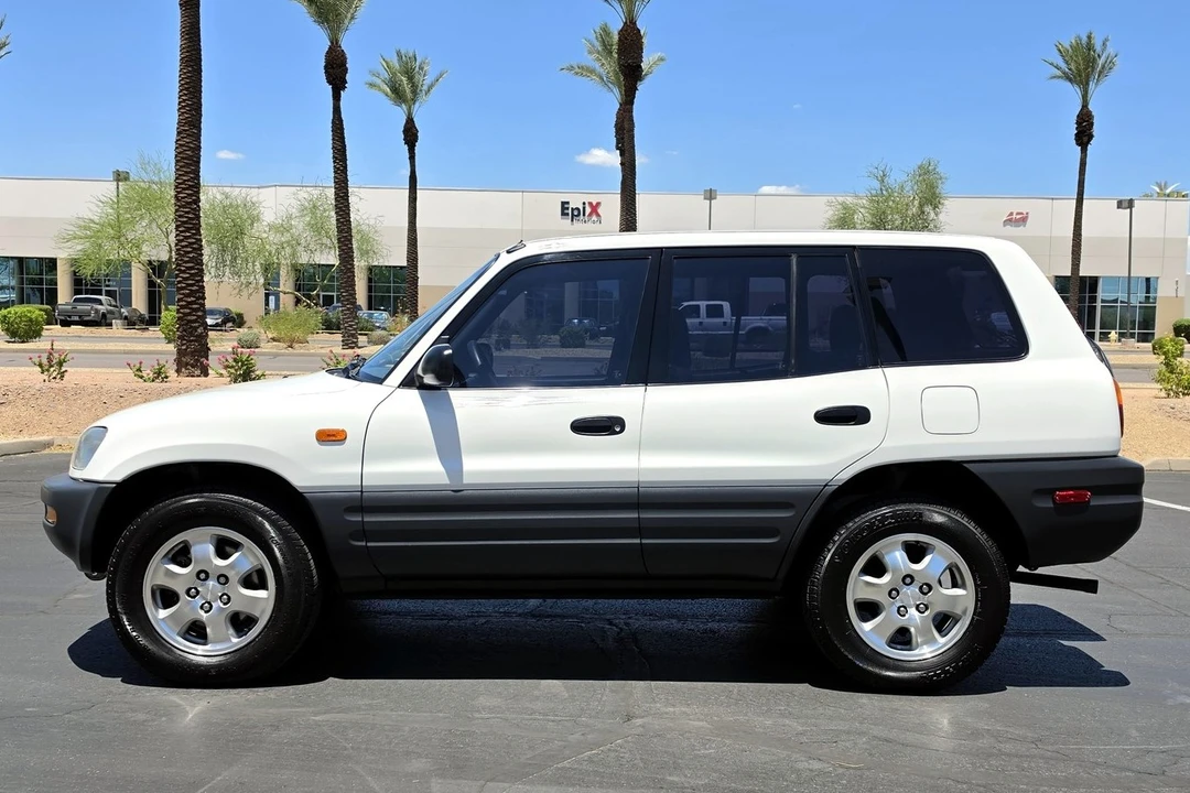 1997 Toyota RAV4 1st Gen - Image 16 of 31