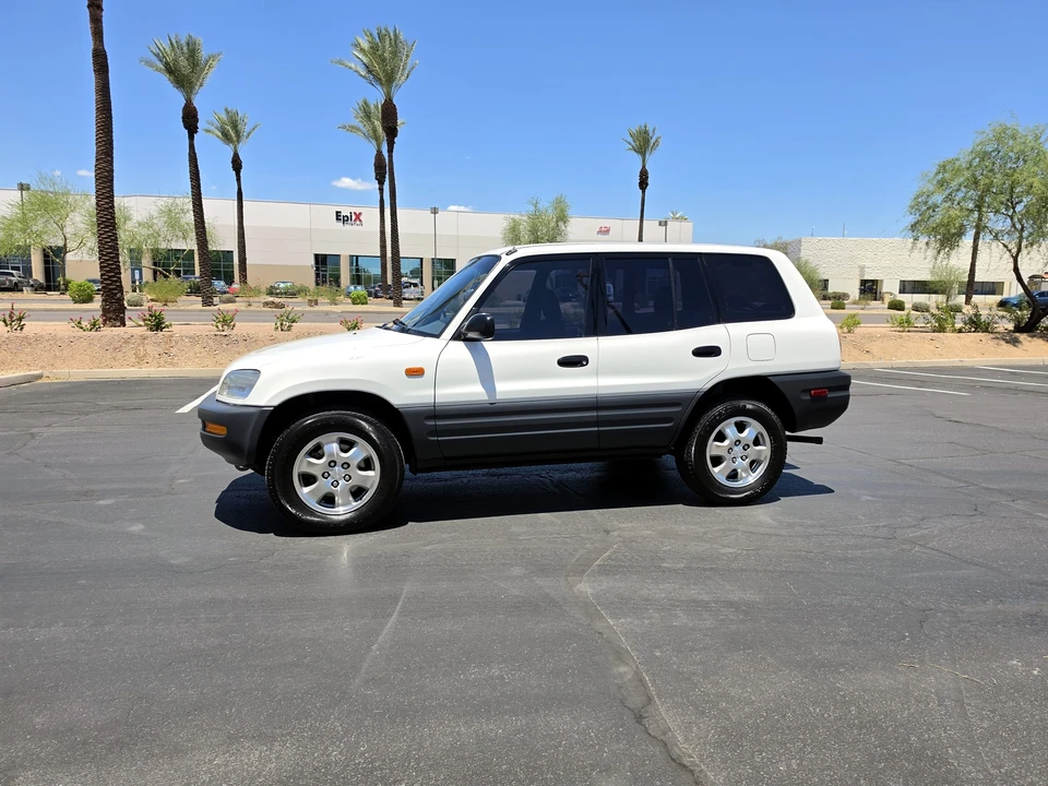 1997 Toyota RAV4 1st Gen - Image 15 of 31