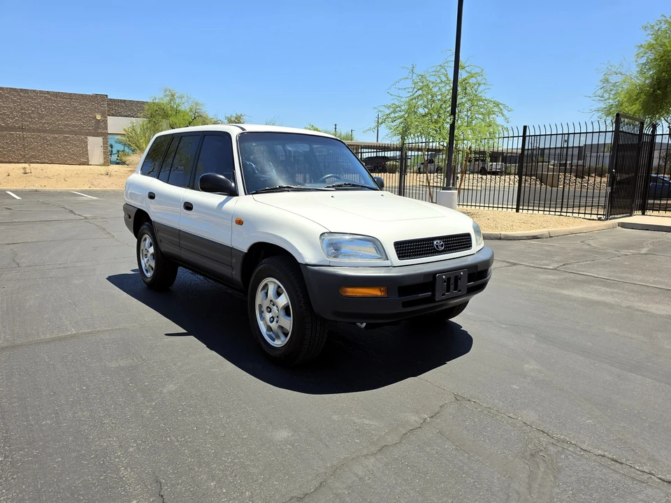1997 Toyota RAV4 1st Gen - Image 5 of 31