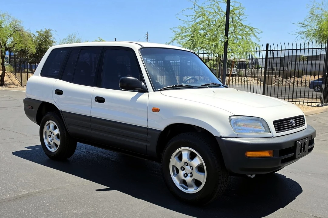 1997 Toyota RAV4 1st Gen - Image 4 of 31