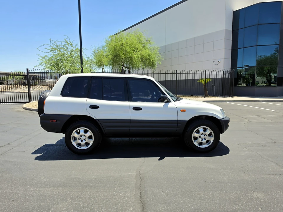 1997 Toyota RAV4 1st Gen - Image 30 of 31