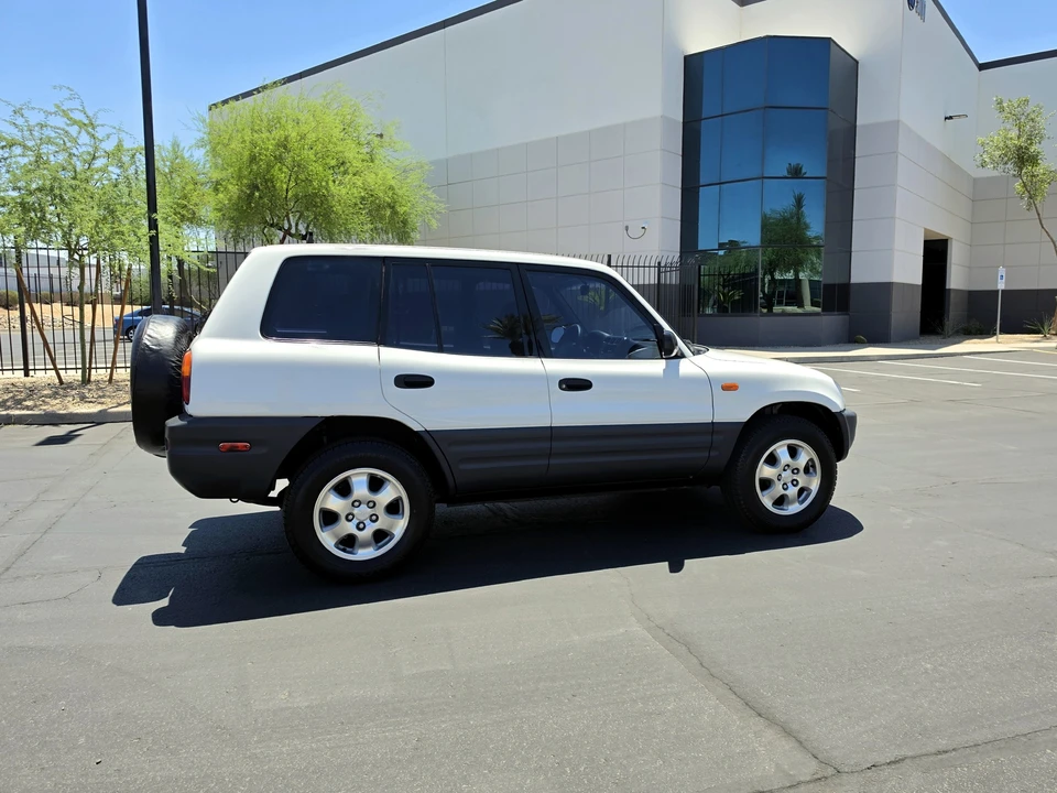 1997 Toyota RAV4 1st Gen - Image 29 of 31