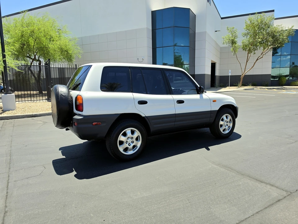 1997 Toyota RAV4 1st Gen - Image 28 of 31