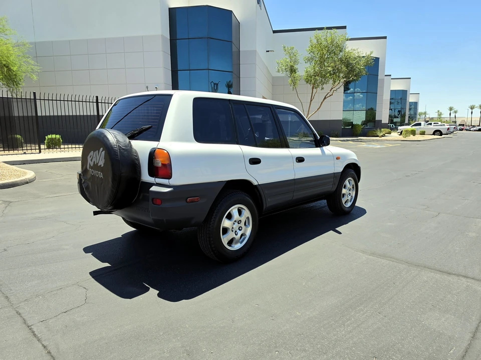1997 Toyota RAV4 1st Gen - Image 27 of 31
