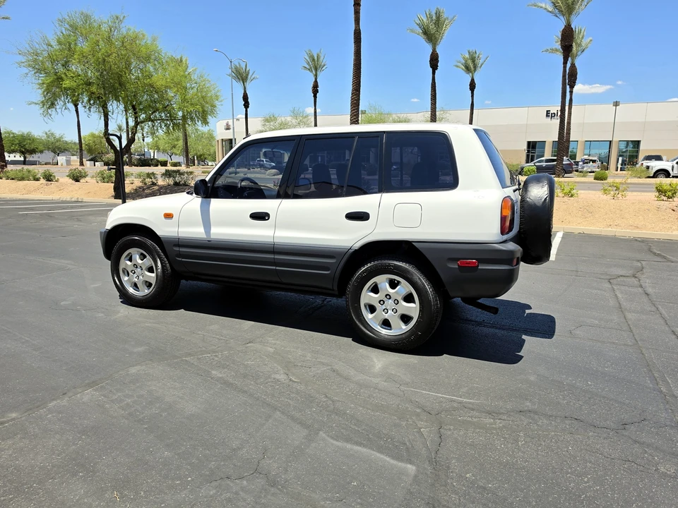 1997 Toyota RAV4 1st Gen - Image 19 of 31
