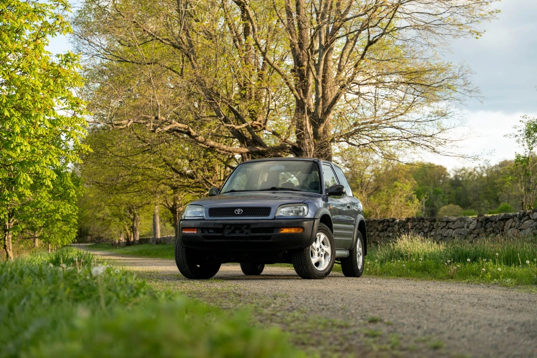 1997 Toyota RAV4 1st Gen - Image 13 of 31