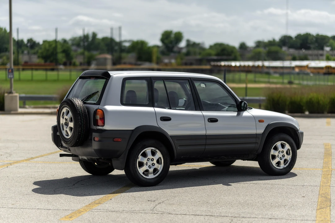 1997 Toyota RAV4 1st Gen - Image 16 of 31