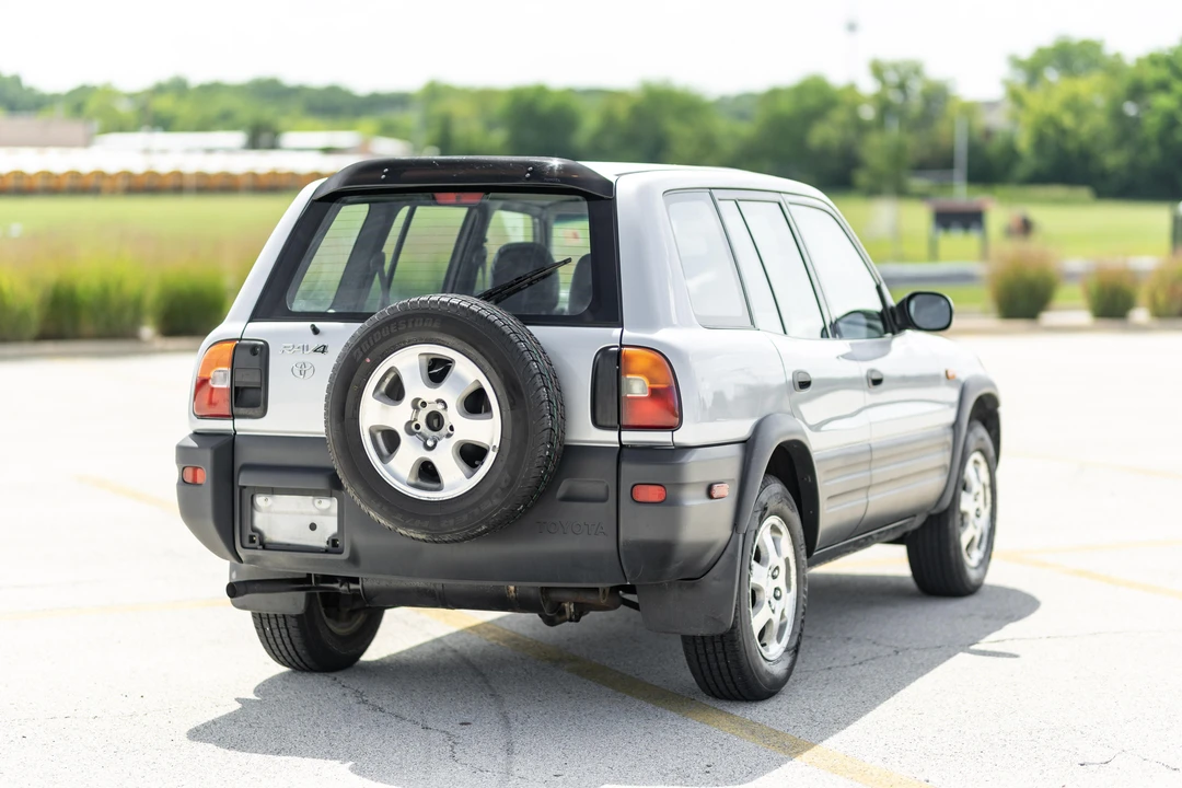 1997 Toyota RAV4 1st Gen - Image 12 of 31