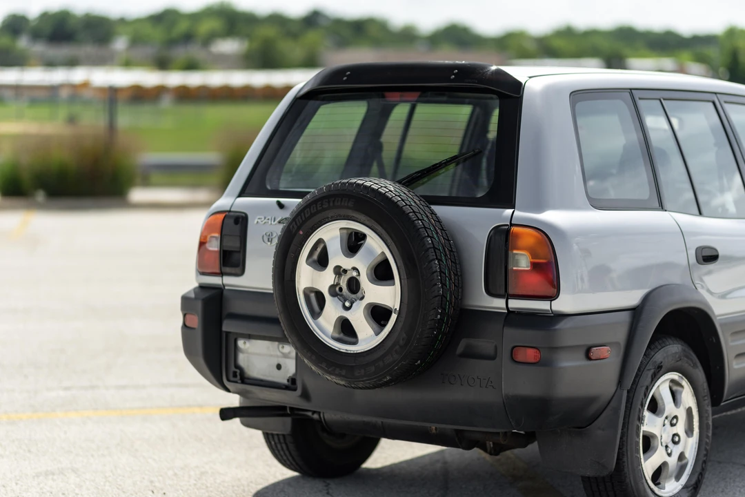 1997 Toyota RAV4 1st Gen - Image 25 of 31