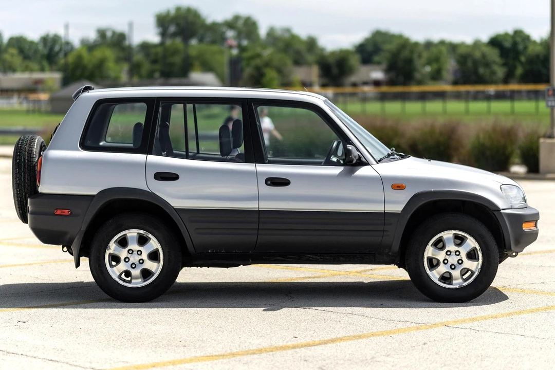 1997 Toyota RAV4 1st Gen - Image 3 of 31
