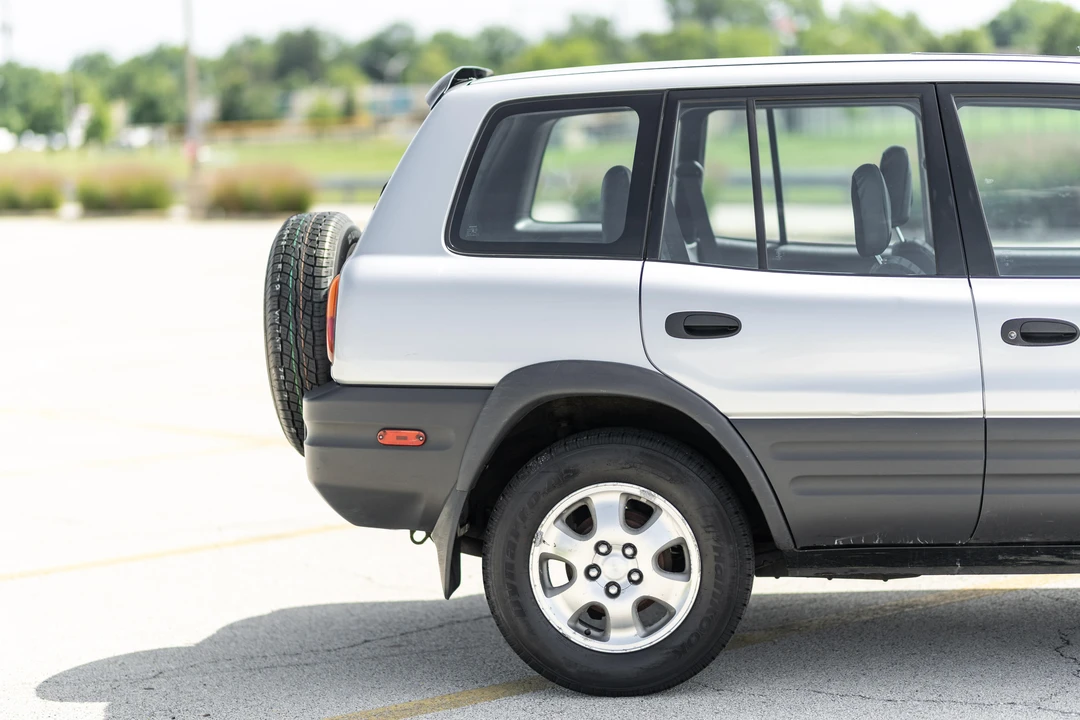 1997 Toyota RAV4 1st Gen - Image 26 of 31