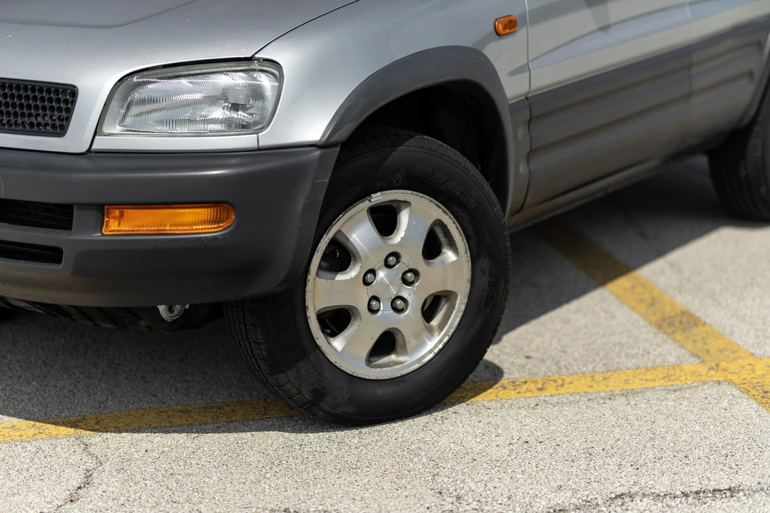 1997 Toyota RAV4 1st Gen - Image 19 of 31