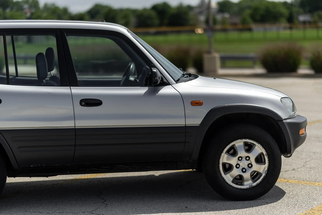 1997 Toyota RAV4 1st Gen - Image 27 of 31
