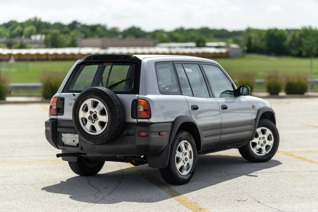1997 Toyota RAV4 1st Gen - Image 13 of 31