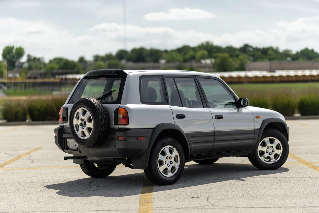 1997 Toyota RAV4 1st Gen - Image 15 of 31