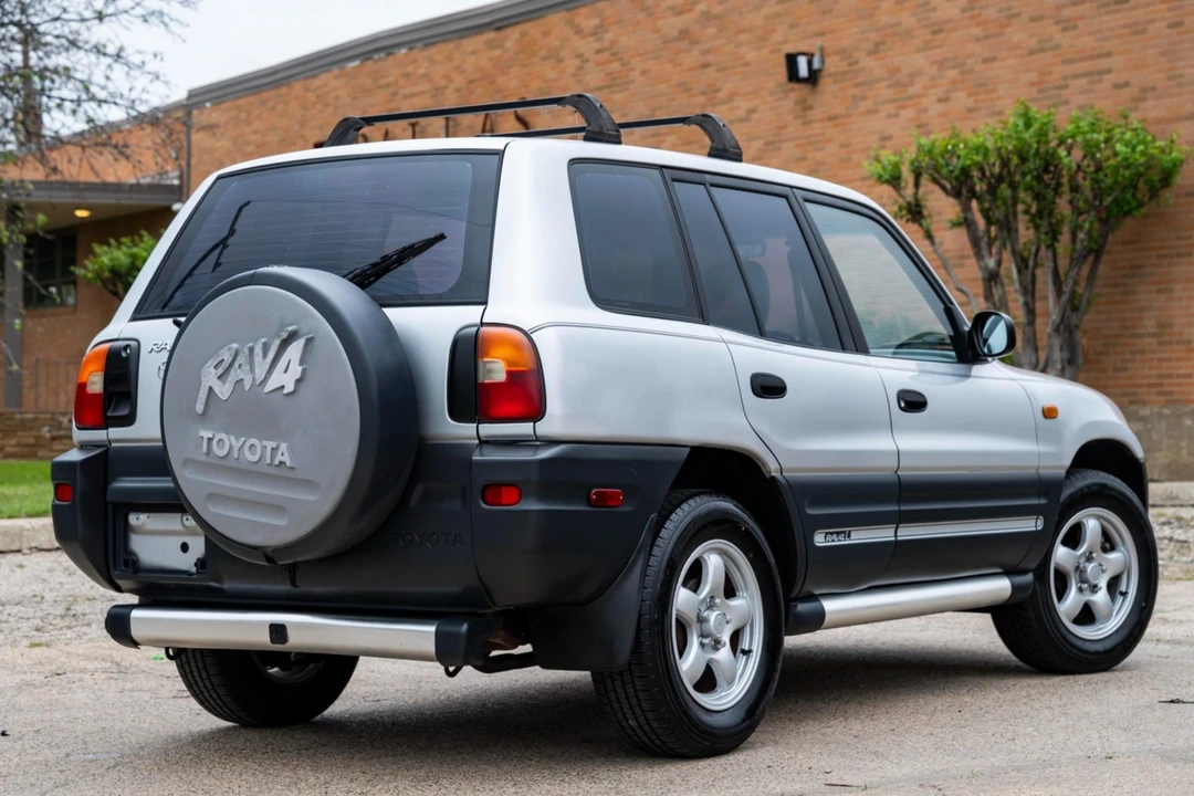 1997 Toyota RAV4 1st Gen - Image 2 of 8