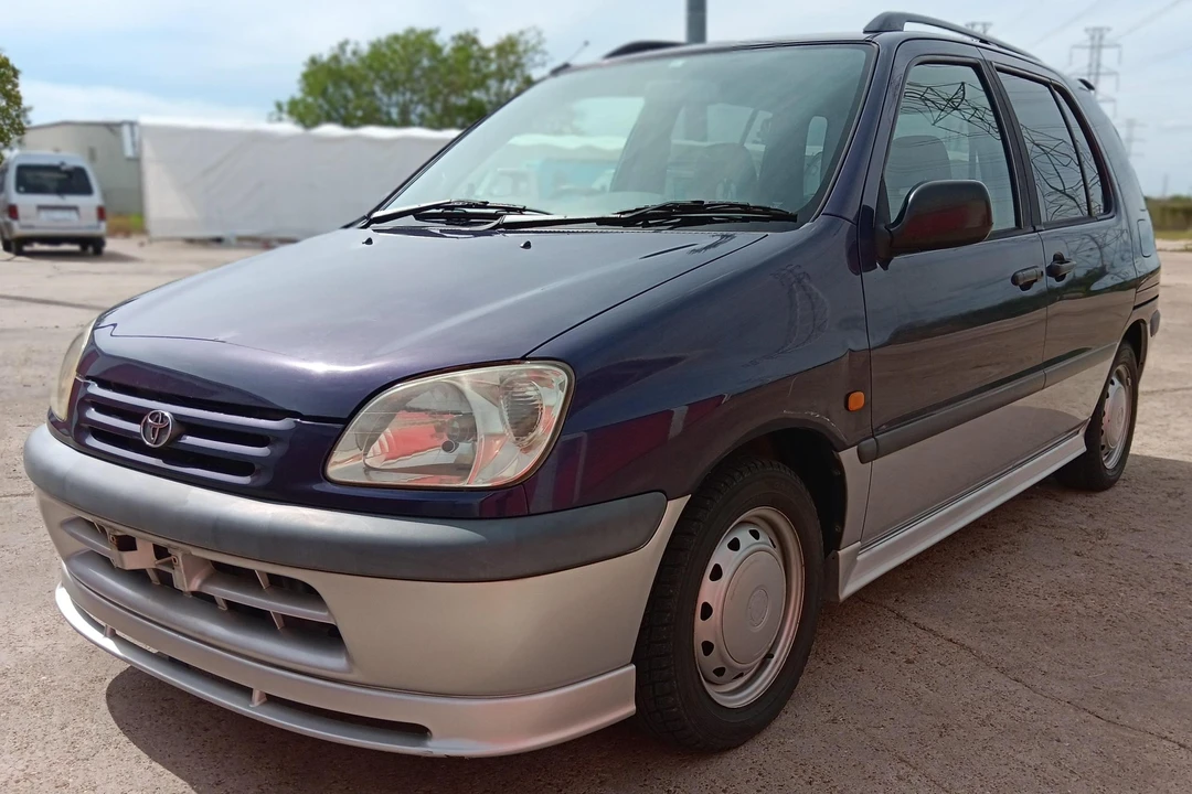1997 Toyota Raum 1st Gen - Image 3 of 31