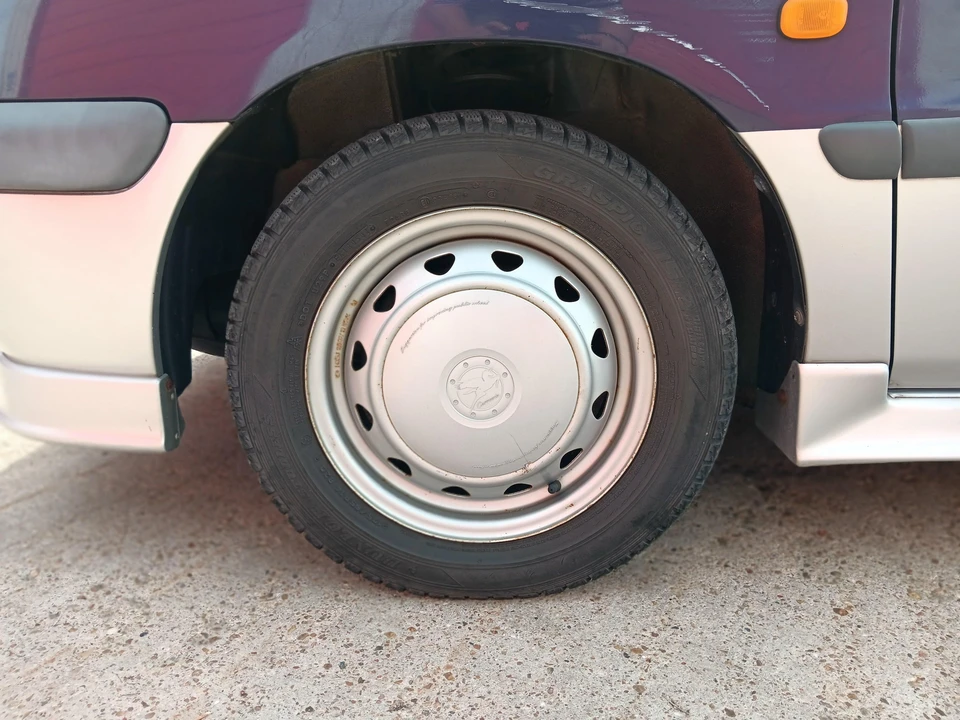 1997 Toyota Raum 1st Gen - Image 20 of 31