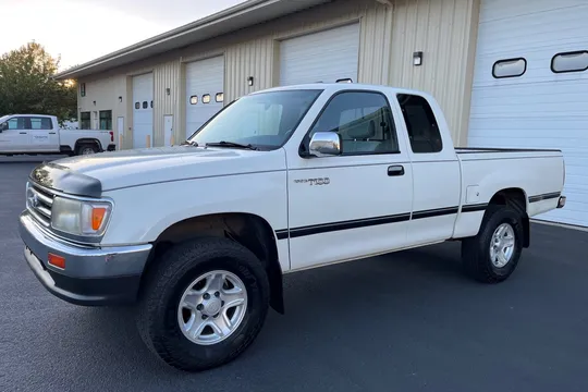1997 Toyota T100 Xtracab 4×4 5-Speed