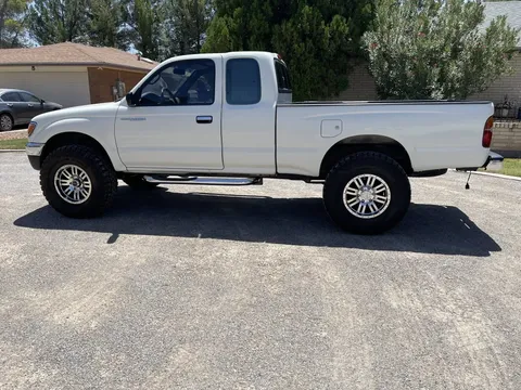 1997 Toyota Tacoma Deluxe XtraCab 4WD V6 5-Speed