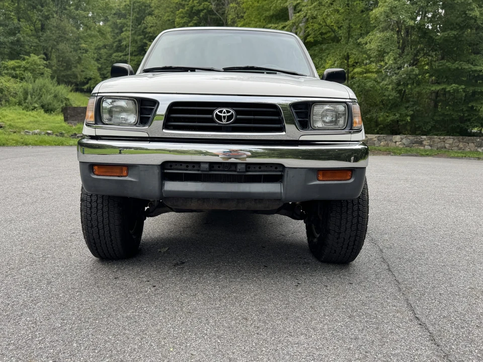 1997 Toyota Tacoma 1st Gen - Image 11 of 31