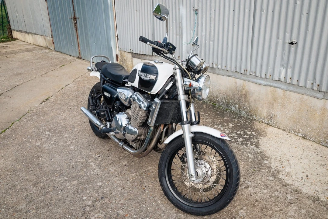 1997 Triumph - Image 3 of 30